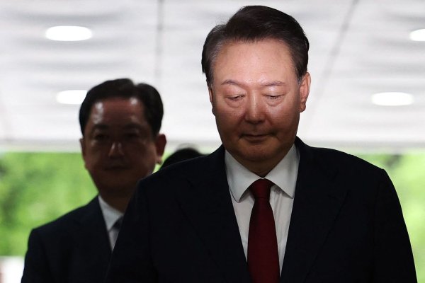 新巧牛 尹锡悦涉嫌外患罪调查启动：录音称其指示向平壤派出无人机谋求戒严