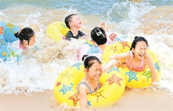 佳荣网配 大梅沙亲子戏水、前海石夕阳如画、深圳湾绿荫漫步走，到深圳海边撒欢儿去